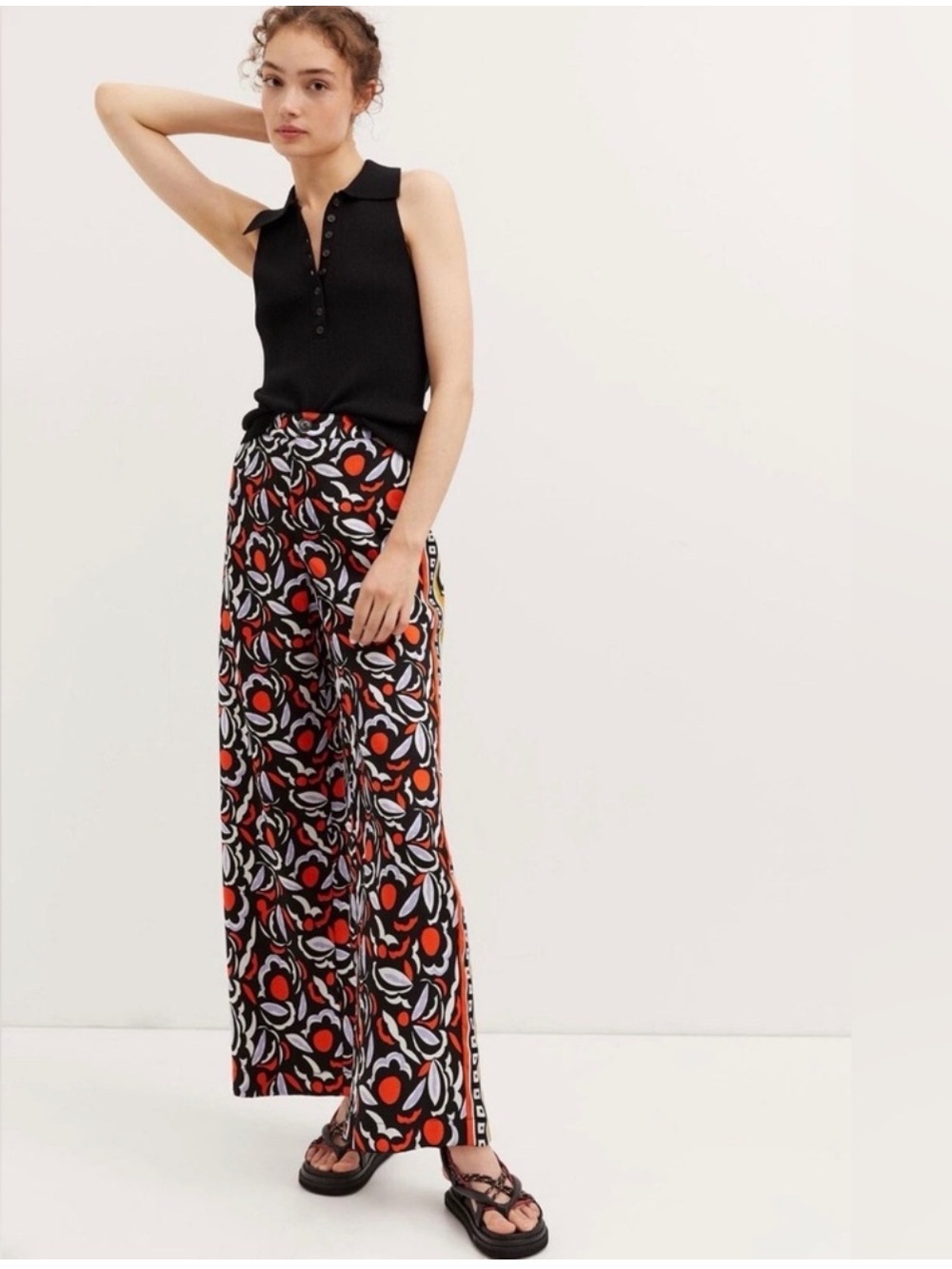 Anthropologie Breezy Casual Straight Pants in Red Motif Size 4